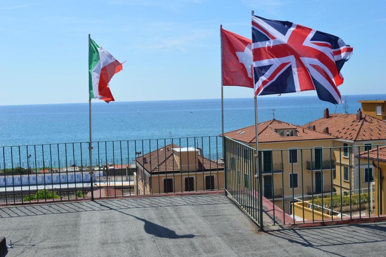 Hotel Geppi Pietra Ligure Exterior photo