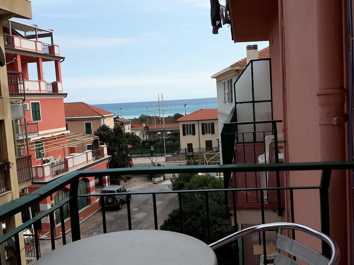 Hotel Geppi Pietra Ligure Exterior photo